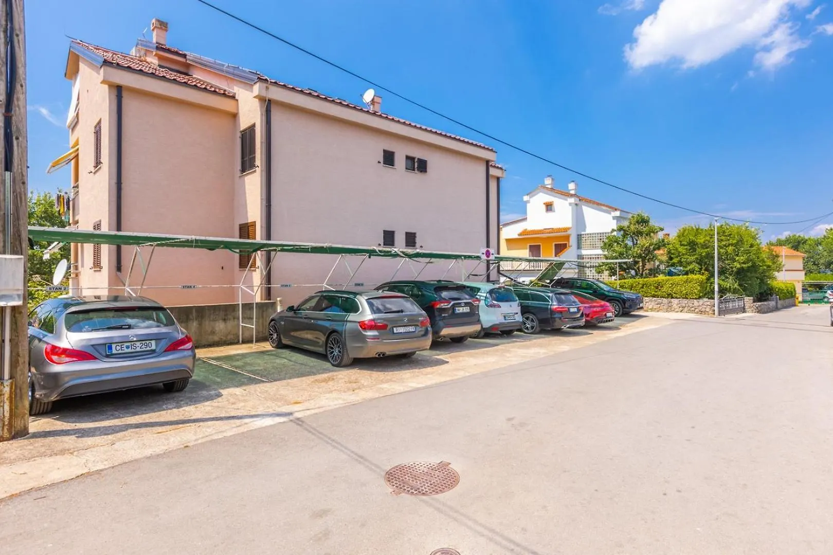 Apartment Blue Gallery Vantacici 0*,  Croatia