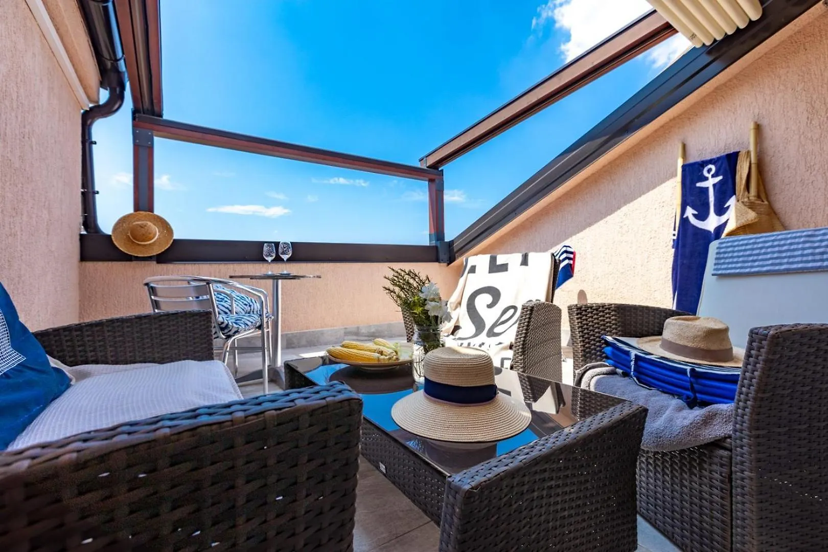 Apartment Blue Gallery Vantacici