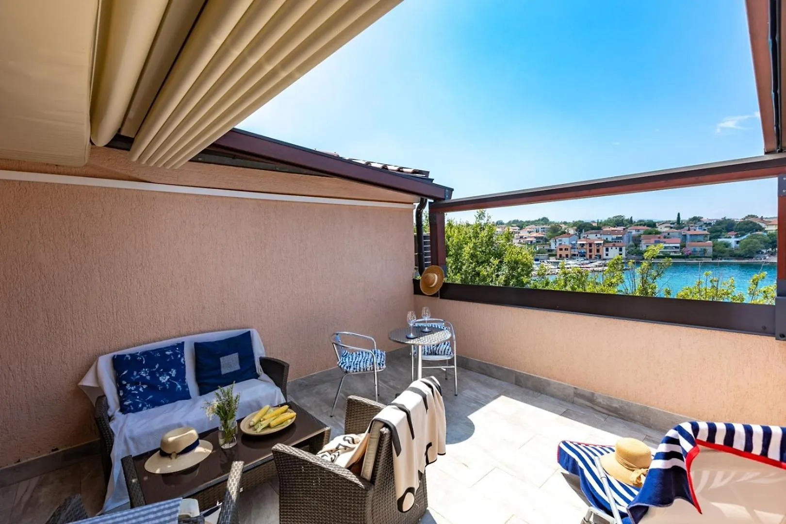 Apartment Blue Gallery Vantacici